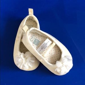 Cream sparkle 6-9 months crib shoes. Never used